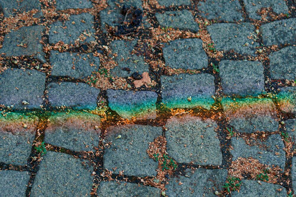 Czym pomalować kostkę brukową – skuteczne metody